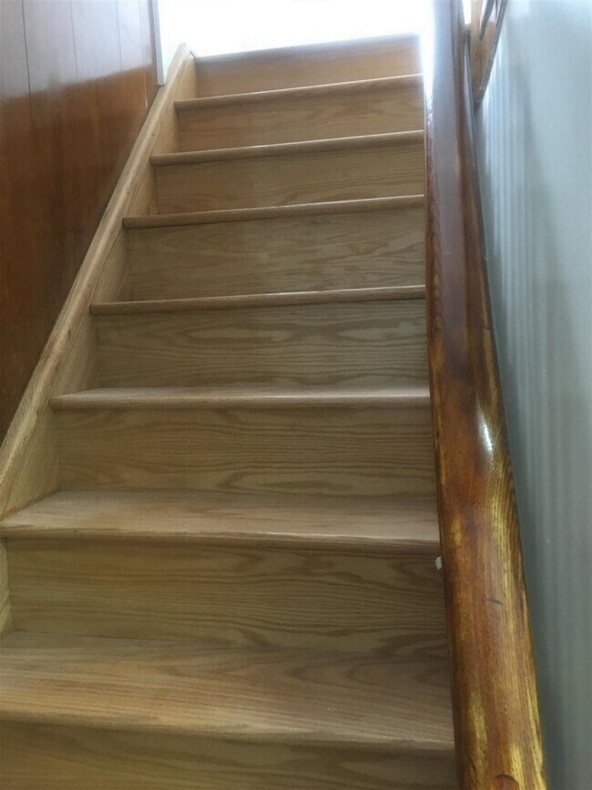 Building Photo - 74 W 7th St