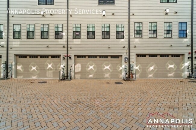 Building Photo - 285 West St