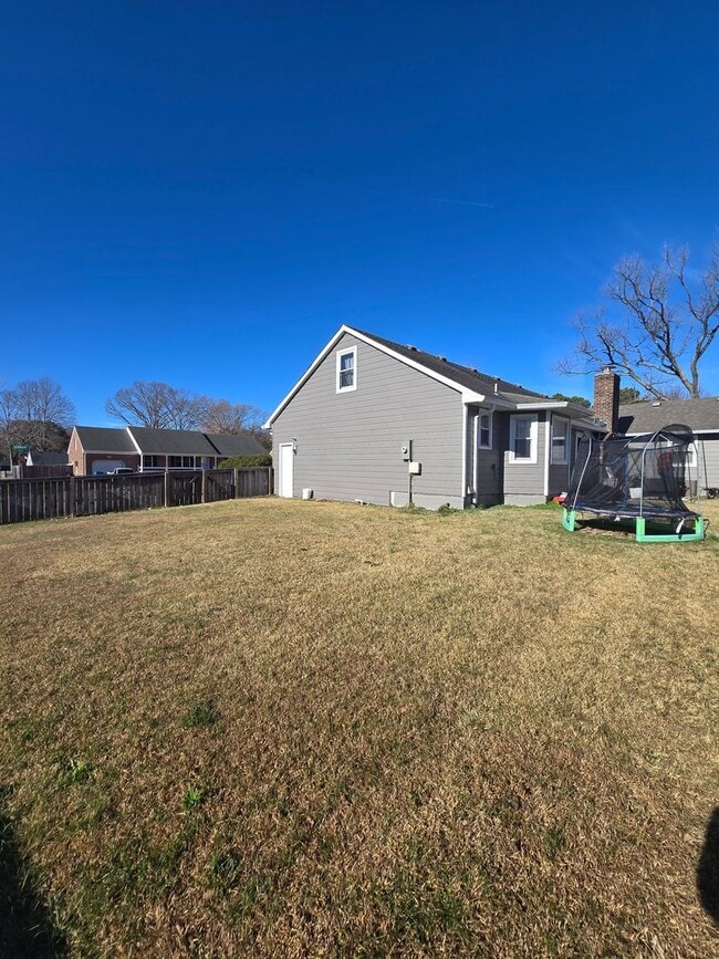 Building Photo - Beautiful Single Family Home!