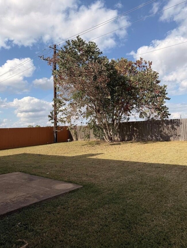 Building Photo - 4707 E Parma Dr