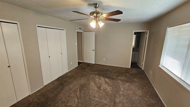 Building Photo - 22903 Millgate Dr