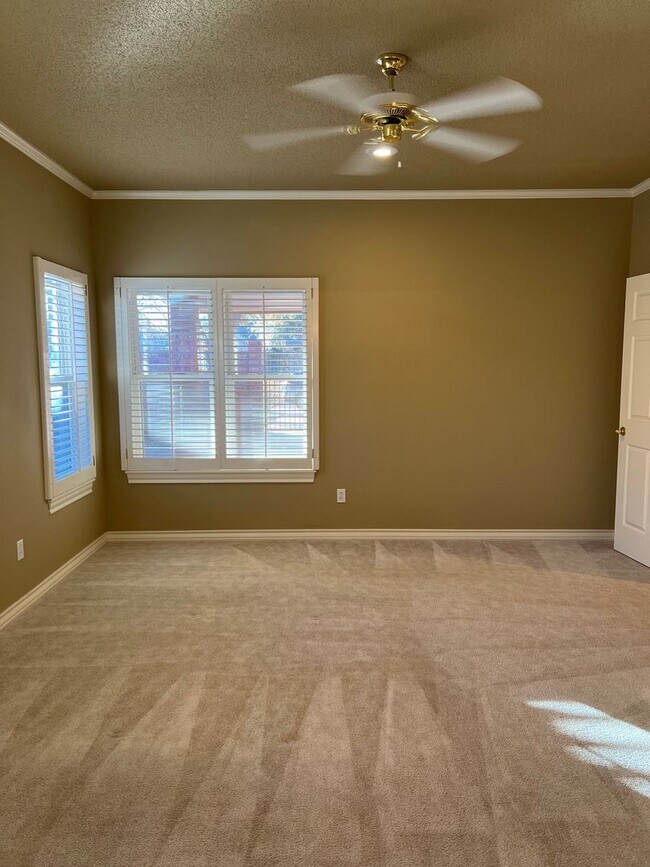 Building Photo - 2/2/2  Garden Home in Remington Park