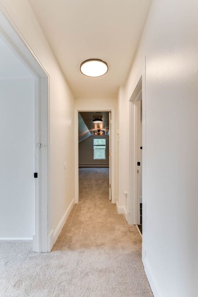 Building Photo - Beautifully Updated 4 BR/2 BA Upper-Level Duplex in Minneapolis with 2-Car Garage!