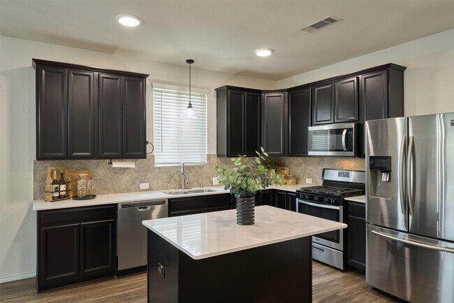 Building Photo - 2214 Timberland Country Ct