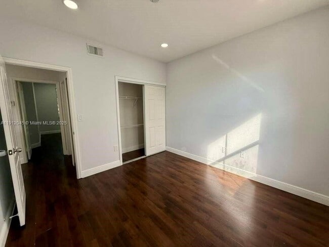 Building Photo - 922 NW 134th Ave