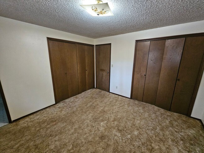 Building Photo - 66955 End Rd