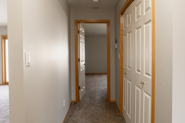 Building Photo - 7337 Collister Rd