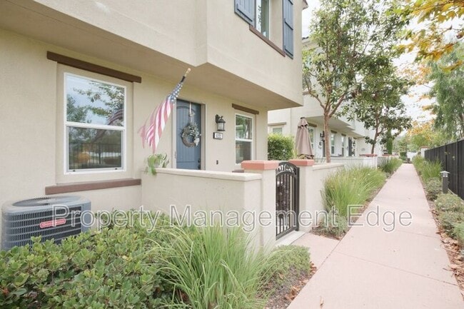 Building Photo - 4121 Sitio Flor
