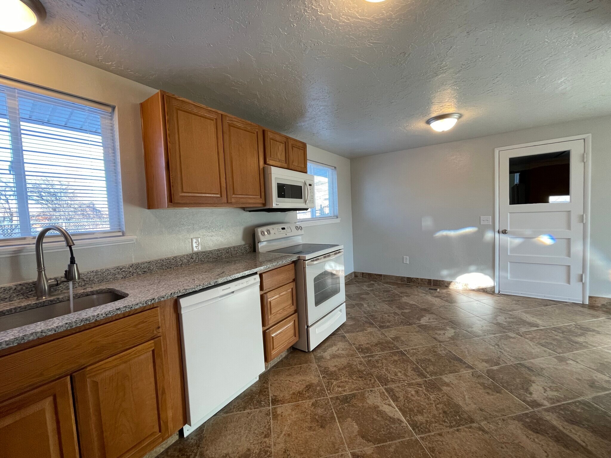 Building Photo - 564 W 5275 S