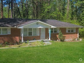Building Photo - Spacious 3BR Ranch in Prime Atlanta Location!
