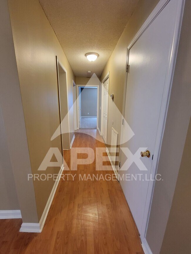 Building Photo - MOVE-IN SPECIAL, $1 RENT!! - 3 Bd | 2 Ba G...