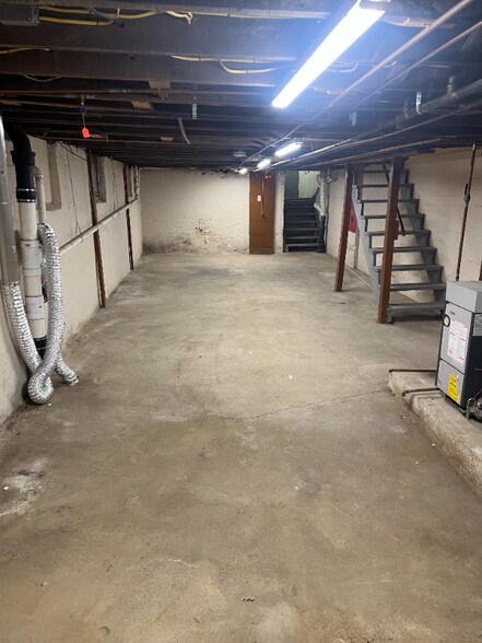 Building Photo - 128-130 Barney St