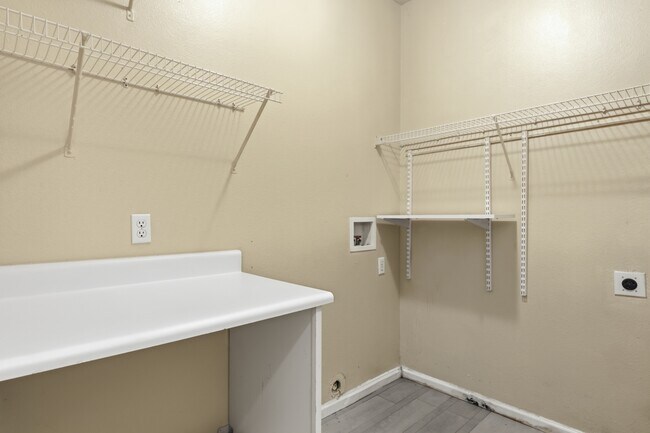 Building Photo - 7438 S Quail Cir