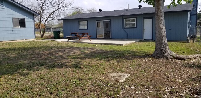 Building Photo - 503 Demya Dr