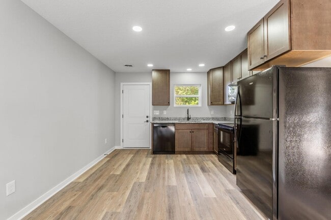 Building Photo - 388 N Franklin St