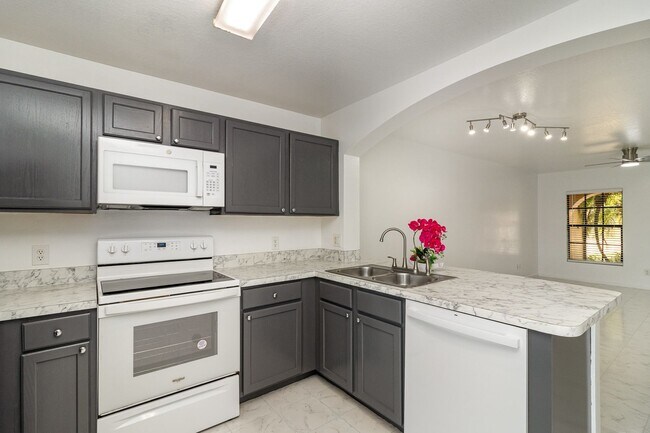 Building Photo - 1165 Luminary Cir