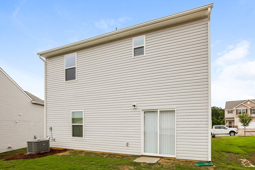 Building Photo - 8058 Moose Crk Dr