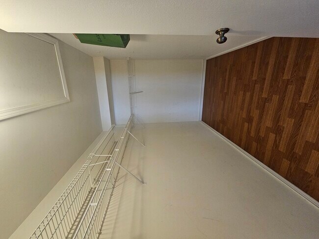 Building Photo - 2503 Sheehan Dr