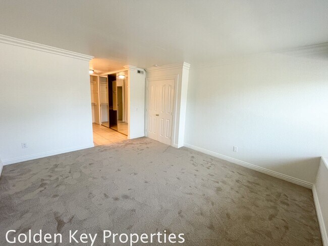 Building Photo - 4BR/3.5BA Home In Encinitas! New Carpet! F...