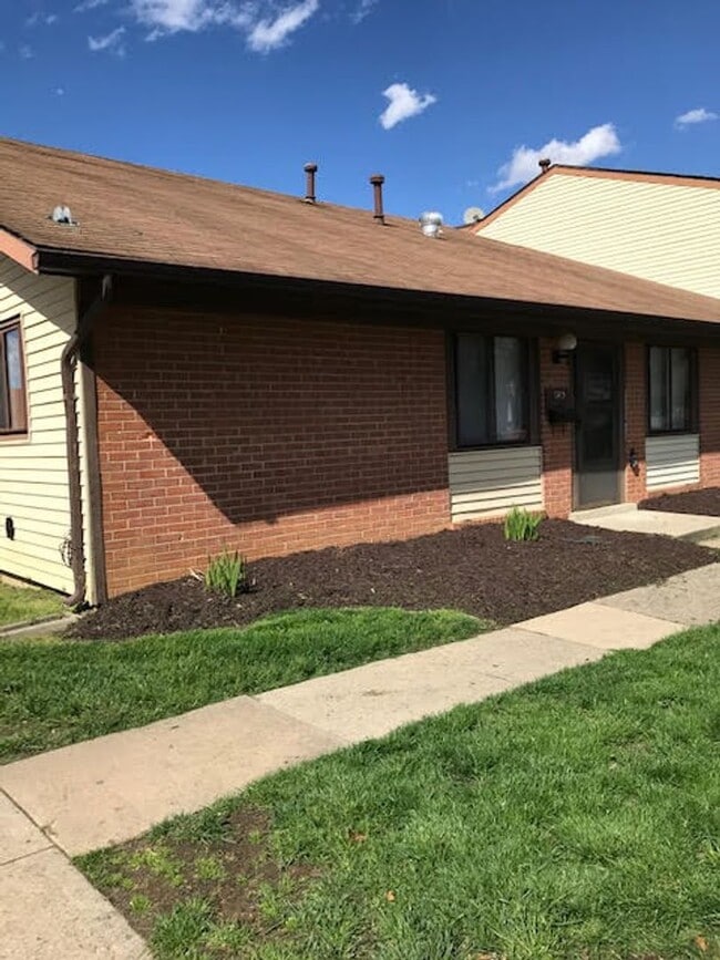 Building Photo - 8415 Benecia Ct