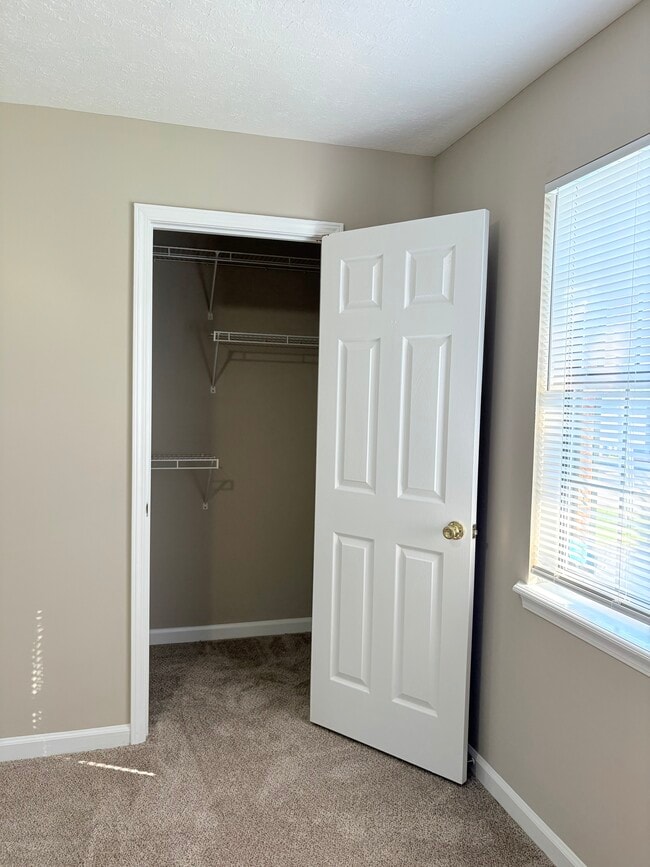 Building Photo - 124 Hillridge Ct