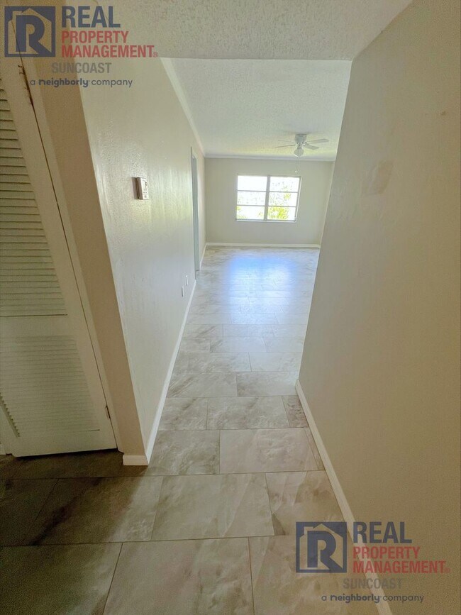 Building Photo - 4109 Lake Bayshore Dr