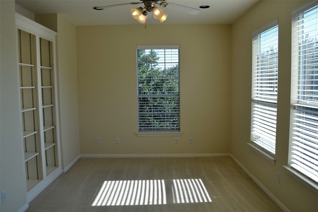 Building Photo - 3003 Terrace Hills Ln