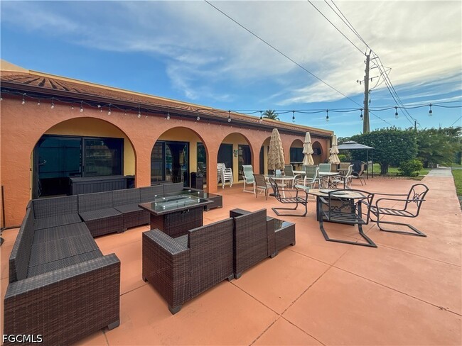 Building Photo - 6136 Whiskey Creek Dr