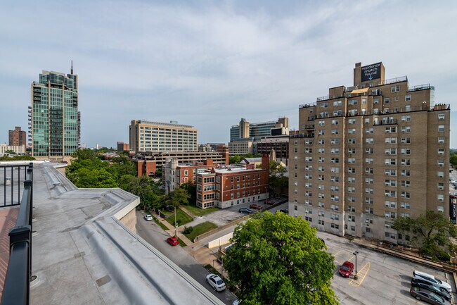 Building Photo - 20 N Kingshighway Blvd