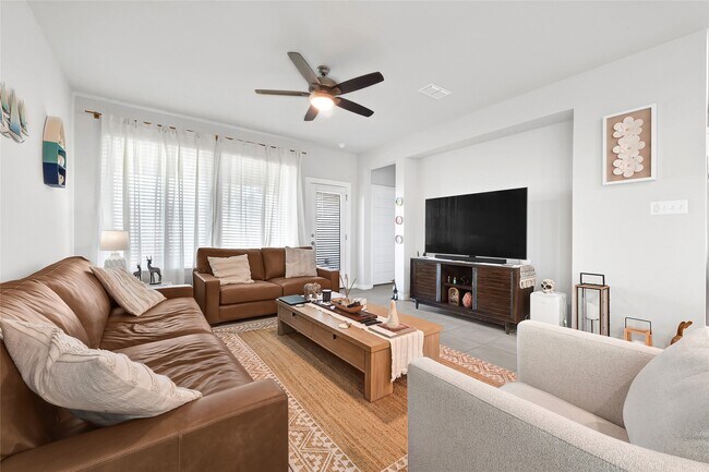 Building Photo - 7214 Clearwater Cv Dr