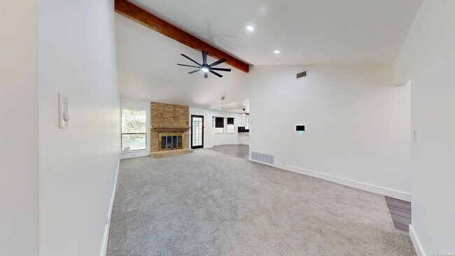 Building Photo - 318 Renee Dr