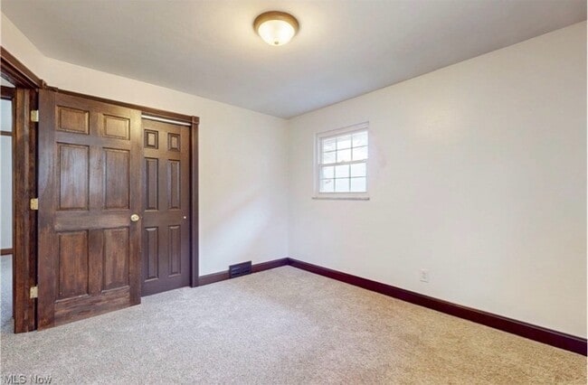 Building Photo - 240 Stardust Dr