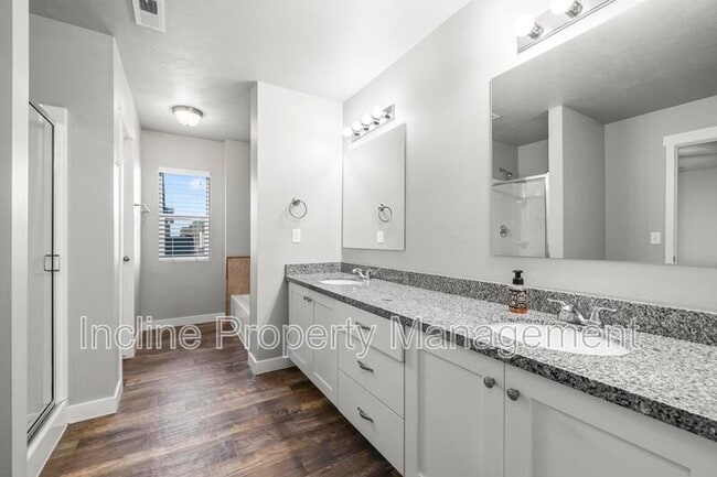 Building Photo - 5638 Island Ridge Dr