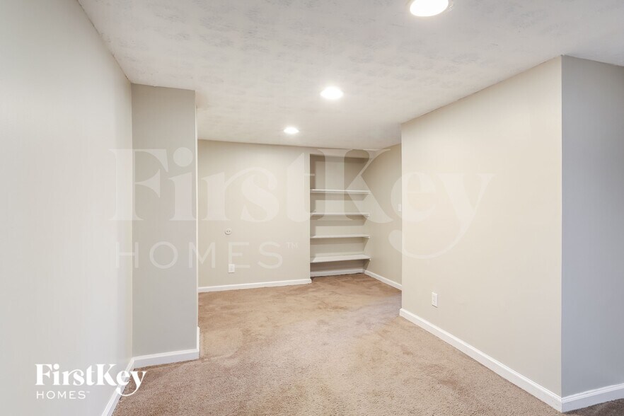 Building Photo - 560 Corral Gate Ct