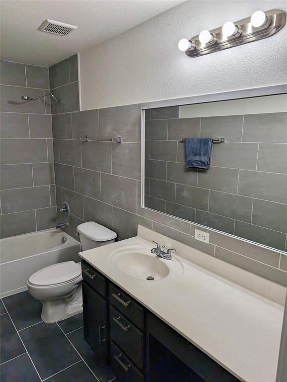 Building Photo - 1605 Balsam Way