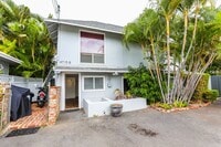 Building Photo - Kahala Avenue Beachside - remodeled 2 bedroom, 1 bath with Luxury Vinyl Plank Flooring