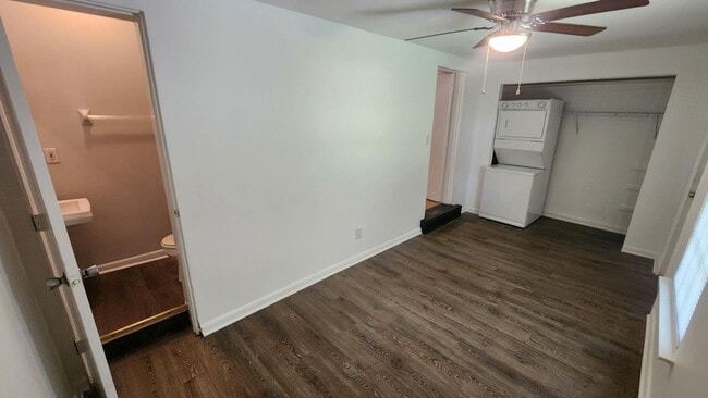 Building Photo - 3221 Broadway