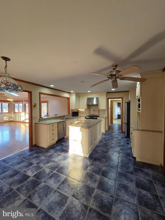 Building Photo - 151 Hammer Run