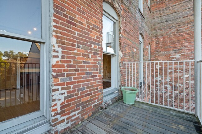 Building Photo - The Mattress Factory Lofts