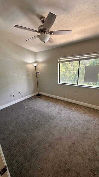 Building Photo - 4017 SW 20th Ln