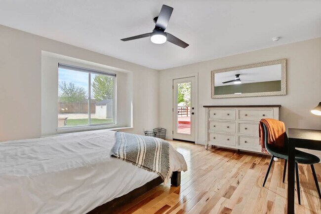 Building Photo - 4243 E Driftwood Dr