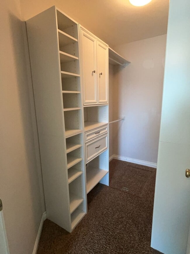 Building Photo - 1537 Foxglove Ave