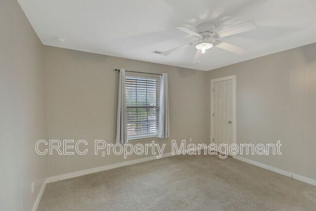 Building Photo - 1411 Oaklanding Rd