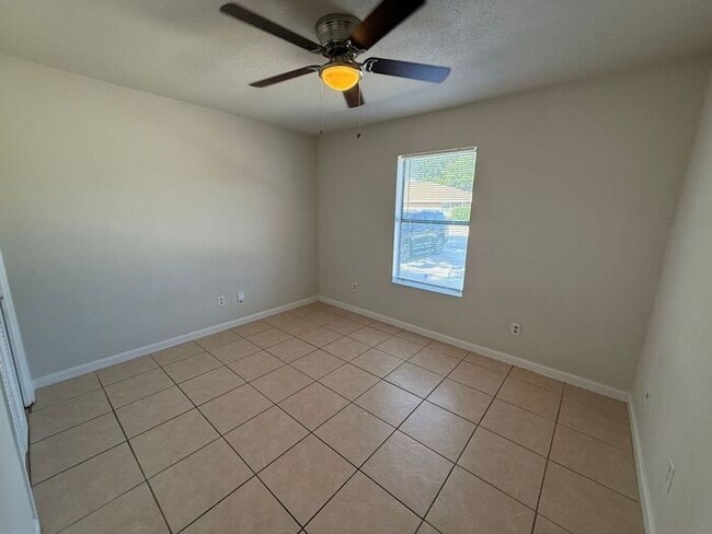 Building Photo - Gulf Breeze - Greenbriar Estates- 2 bedroom, 1 bathroom - water and lawn care included