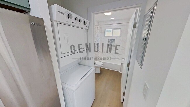 Building Photo - 8134 Poinsettia Dr