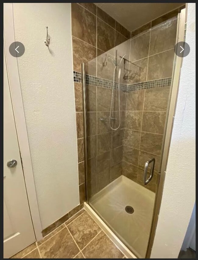 Building Photo - 5422 Larkspur Cir