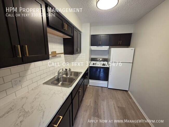 Building Photo - 1017 Howe Ave