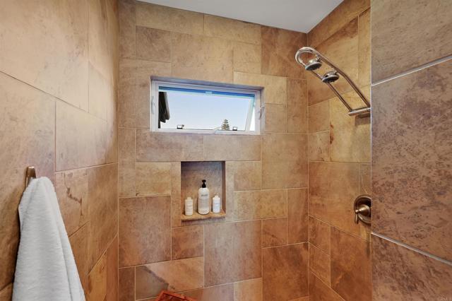 Building Photo - 3811 Hiawatha Way