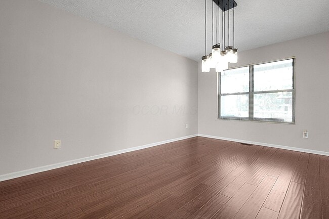 Building Photo - 7961 Pinehill Rd