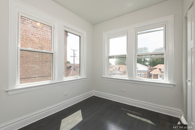 Building Photo - 1820 Gunderson Ave